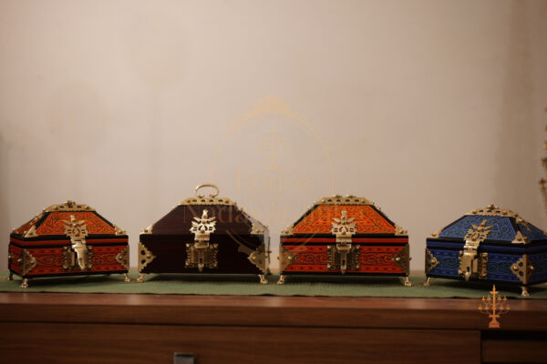 Nettoor Petti – Mahogany Amadapetti | Traditional Kerala Wooden Jewel Box