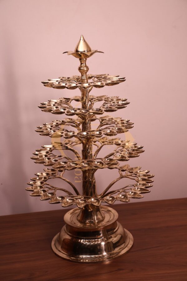 Alu Vilakku – 101 Wick Bronze Banyan Tree Lamp