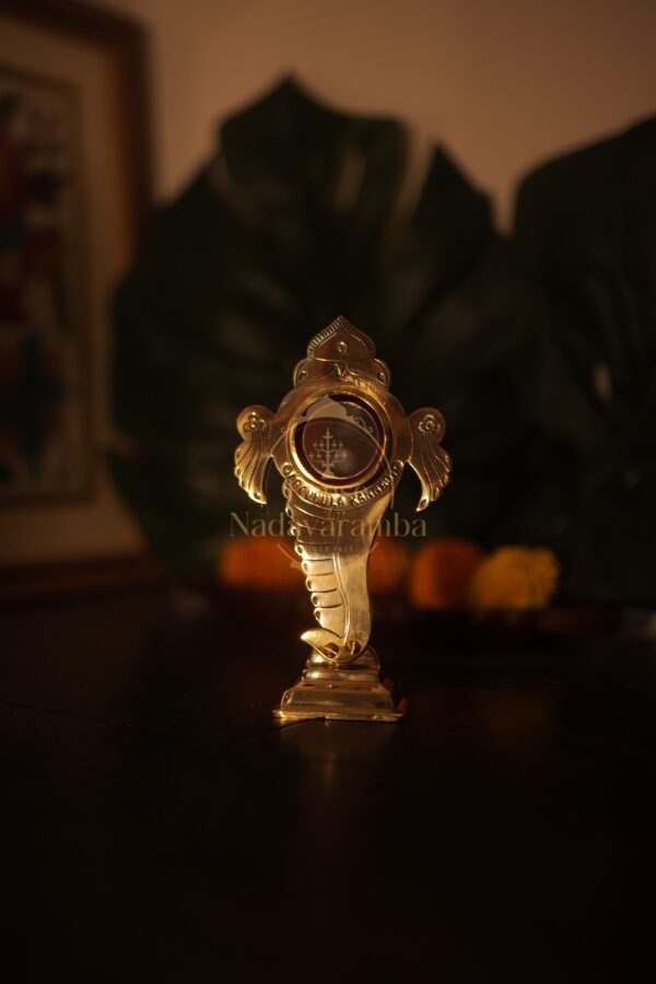 Shanku Peedam Aranmula Kannadi