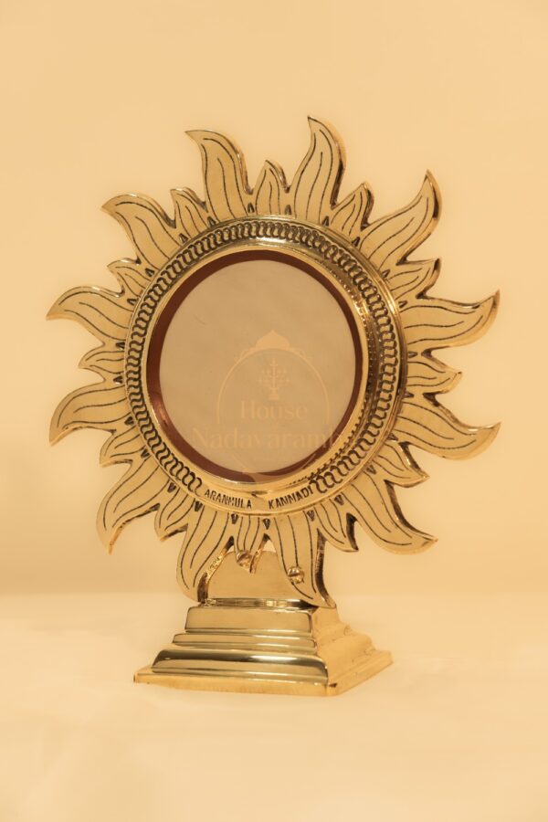 Sun Aranmula Kannadi Peedam Model